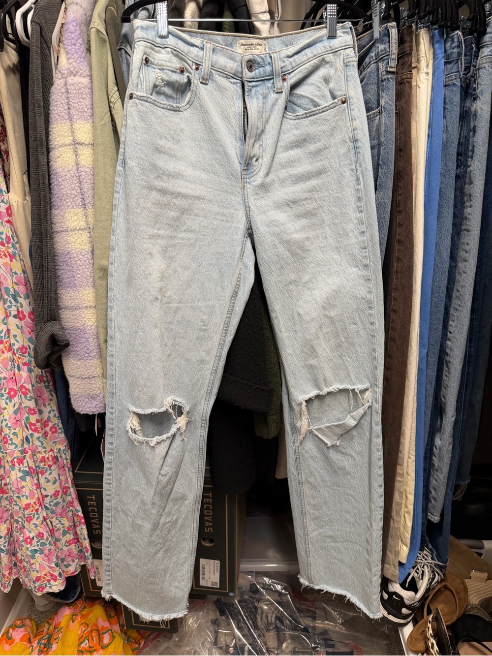 Abercrombie & Fitch Light Wash Distressed Women’s Jeans